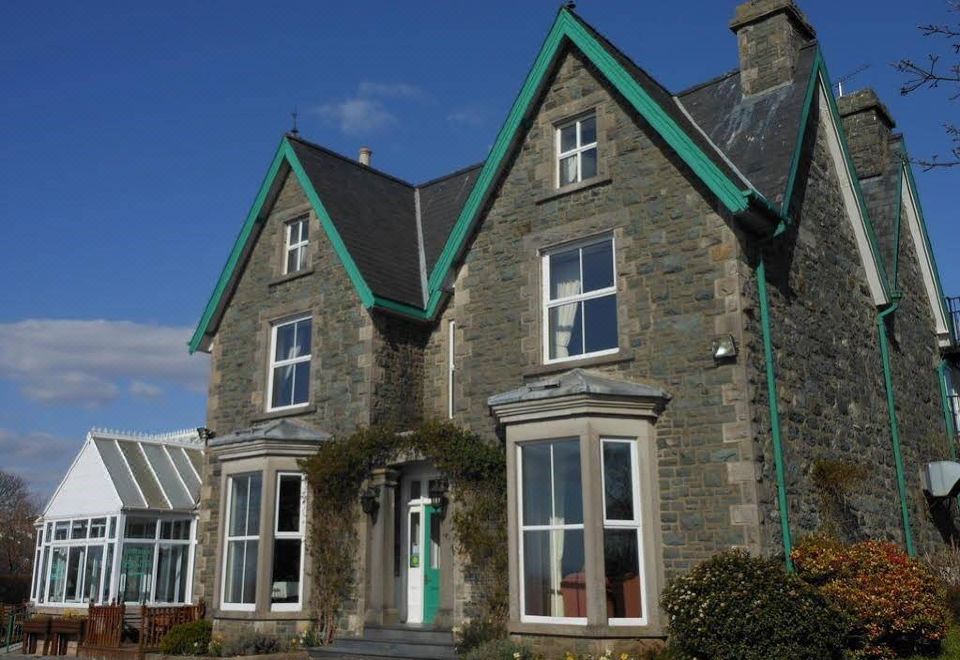 Hotel Ael Y Bryn - Housity