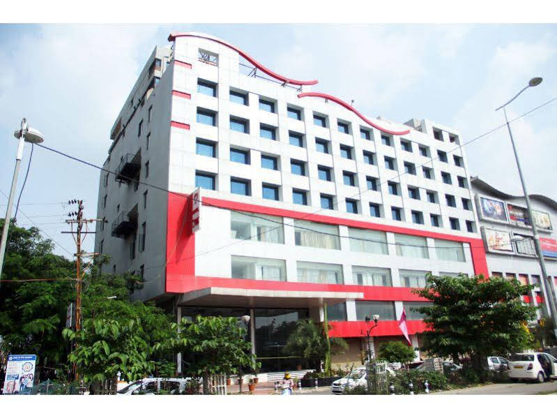 Vista Rooms at Mangal City Mall-Indore Updated 2022 Room Price-Reviews ...