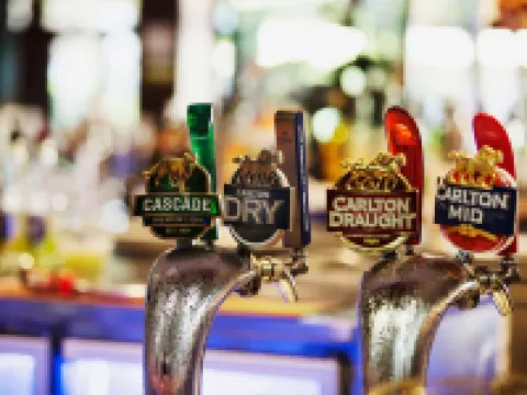 ไนท์แคปที่โรงแรมเอเมอรัลด์สตาร์ โรงแรมในเอเมอรัลด์