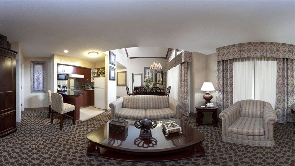 Holiday Inn Express & Suites Sharon-Hermitage, an Ihg Hotel