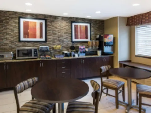 マイクロテル イン & スイーツ バイ ウィンダム ノース カントン ジャクソンのホテル