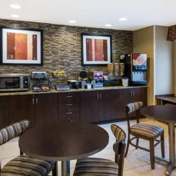 Microtel Inn & Suites by Wyndham North Canton