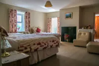 Yellow House Hotels in Otterburn