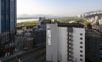 Brown-Dot Hotel Gupo