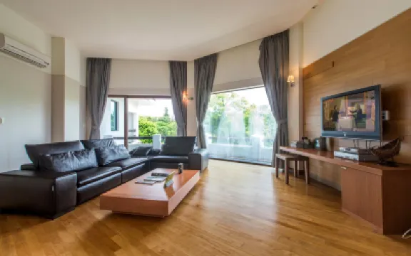 Jeju House Malo Pension (Saryani Hill Stay) Hotels near Sangumburi