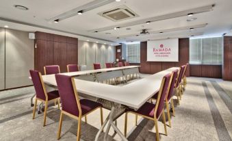 Ramada Hotel & Suites by Wyndham Seoul Namdaemun