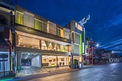 Hotel Lotus Subang Hotel dekat Taman Anggur Kukulu O&i Farm Subang