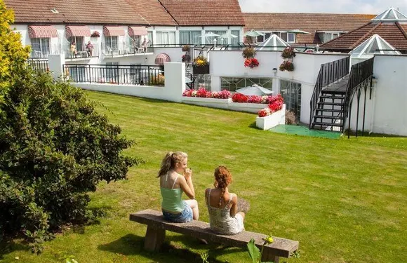 查理埃爾鄉村酒店&休閑俱樂部