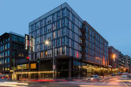 Residence Inn Seattle University District Отели рядом с достопримечательностью «Парк Мэттьюс Бич»