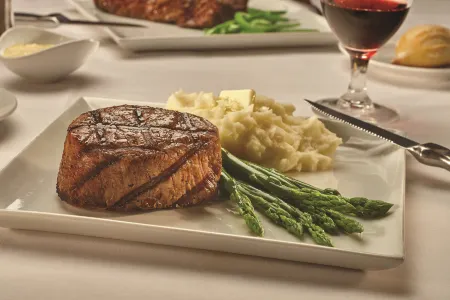 Circus Circus Hotel, Casino & Theme Park Отели рядом с достопримечательностью «Real Bodies Las Vegas»