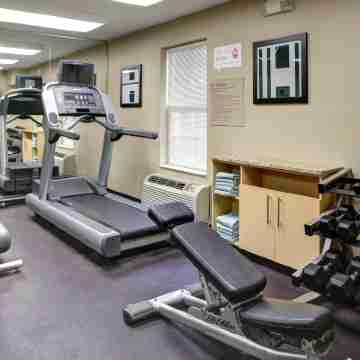 MainStay Suites Columbus Worthington Fitness & Recreational Facilities