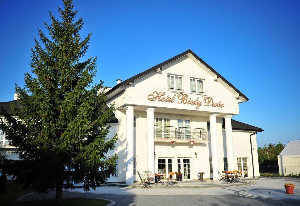 Hotel Bialy Dwor
