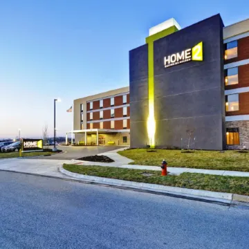 Home2 Suites by Hilton - Kansas City Airport
