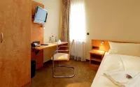 Hotel Gasthof Groß فنادق في داخاو