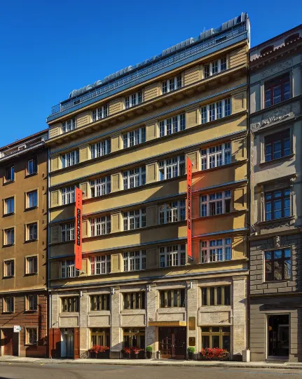 Hotel Clement