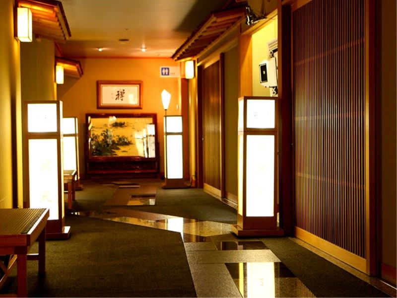 4. 니시이즈 크리스..