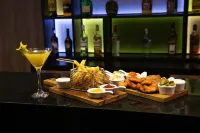Rio Hotel by Bourbon Ciudad Del Este - С баром