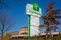Holiday Inn & Suites Chicago North Shore (Skokie) Hotels in Skokie