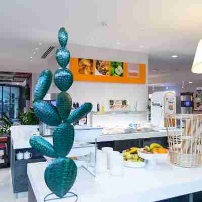 Holiday Inn Express Toulon - Est Dining/Meeting Rooms
