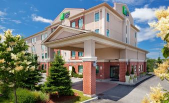 Holiday Inn Express & Suites Barrie