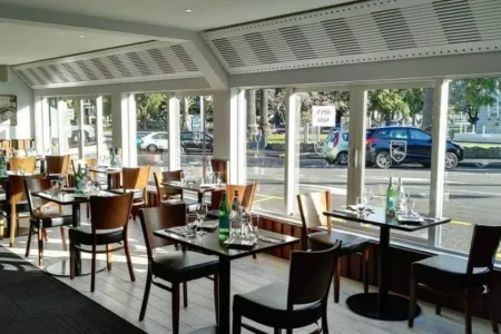 Expressotel Отели в г. Нейпир