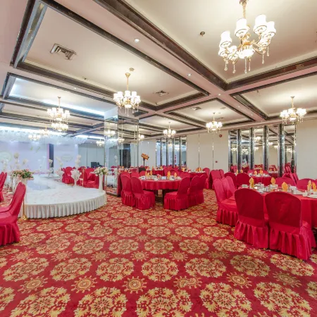 Yiyuan Times Hotel (Qiandong West Station Branch)