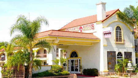 Dynasty Suites Hotel