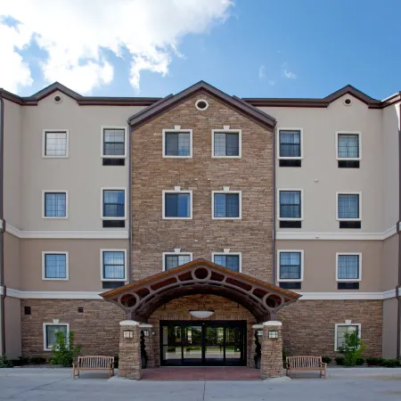 Staybridge Suites SAN ANTONIO SEA WORLD by IHG Отели рядом с достопримечательностью «Аквапарк Акватика в Сан-Антонио»