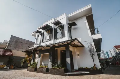 RedDoorz Plus Near Mall Slipi Jaya Отели в г. Западная Джакарта