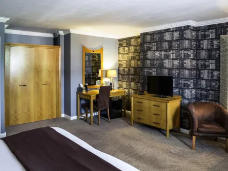 Barons Court Hotel Walsall Отели рядом с достопримечательностью «Уолсолл Арборетум»