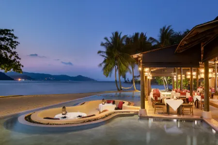 The Naka Island, a Luxury Collection Resort & Spa, Phuket Отели рядом с достопримечательностью «Tha Rua Shrine»