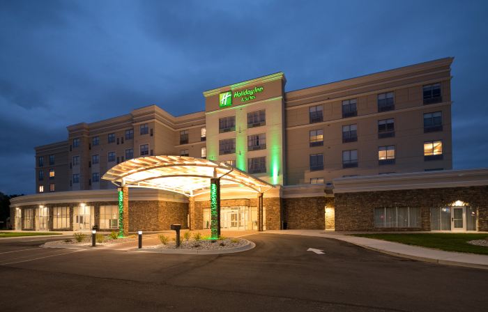 Holiday Inn & Suites MOUNT PLEASANT by IHG
