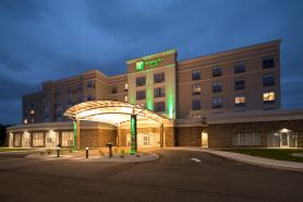 Holiday Inn & Suites MOUNT PLEASANT by IHG