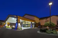 Holiday Inn Express Detroit-Warren (GM Tech Ctr) Hotels in Warren