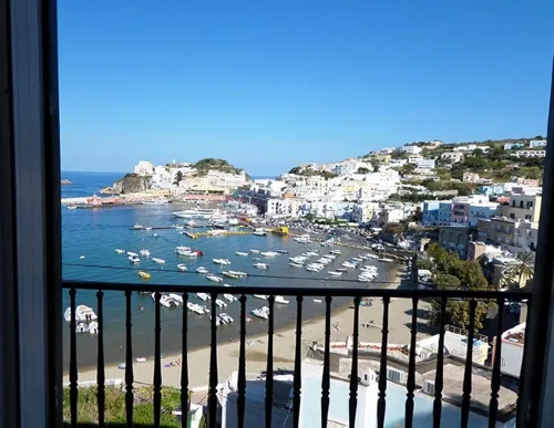 Le Case di Ponza Hotels in Ponza
