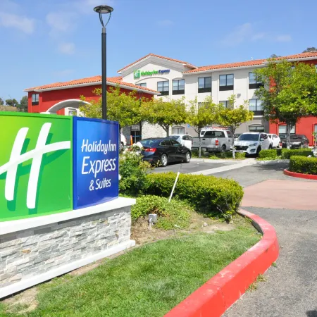 Holiday Inn Express & Suites LAKE FOREST - IRVINE EAST by IHG