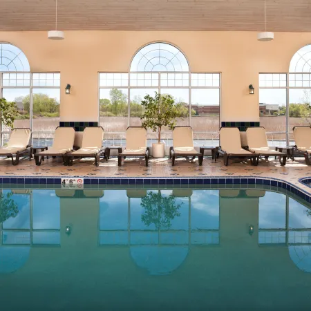 Country Inn & Suites by Radisson, Milwaukee West (Brookfield), WI