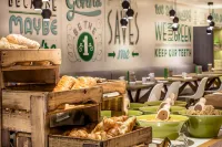 Holiday Inn LONDON - CAMDEN LOCK by IHG