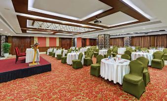 Express Inn the Business Luxury Hotel