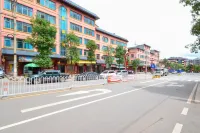 Jinshancheng Business Hotel Hotels in Shuangbai