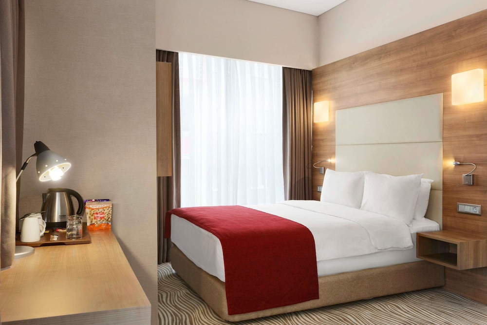 Ramada Encore Istanbul Kartal