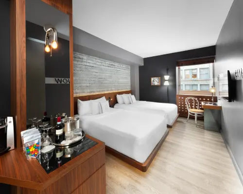 Hotel Henri NY Hotels near إيرفينغ بلازا