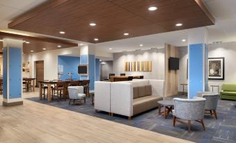 Holiday Inn Express & Suites Cincinnati South - Wilder