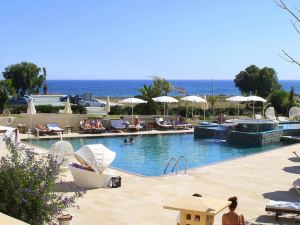 E-Hotel Larnaca Resort & Spa