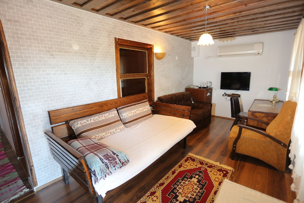 Akropolis Guest House