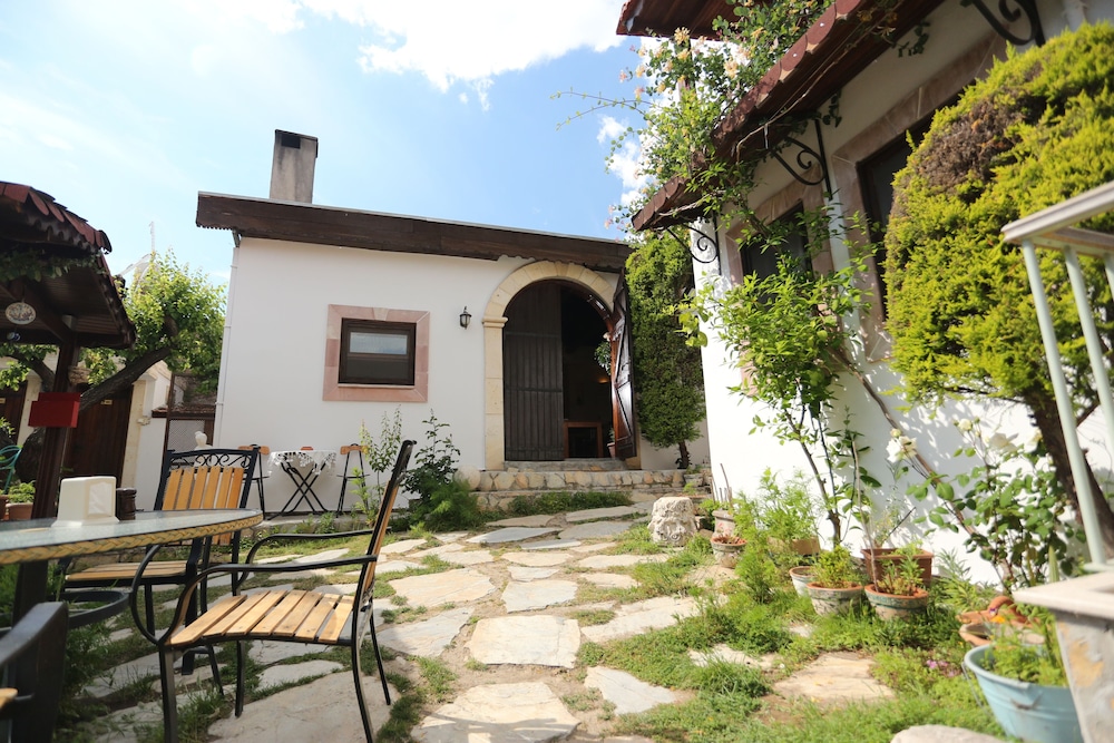 Akropolis Guest House