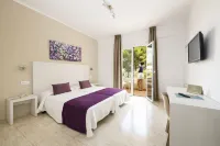 Hotel Flor Los Almendros Hotels near Platja Palmira