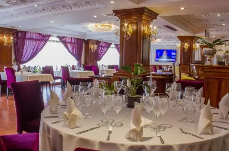 Regency Classical Angkor Отели рядом с достопримечательностью «Miniature Replicas of Angkor’s Temples»