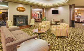 Holiday Inn Express & Suites Astoria