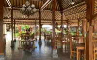 The Nalaya Hotel & Resto